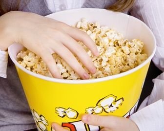 Андрей Кончаловский запретит есть попкорн на просмотрах его фильмов