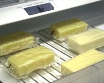 Ученые разработали съедобную пищевую упаковку из молочного белка