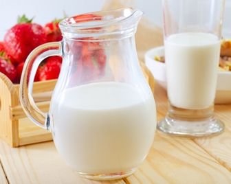Цельное молоко защищает детей от ожирения