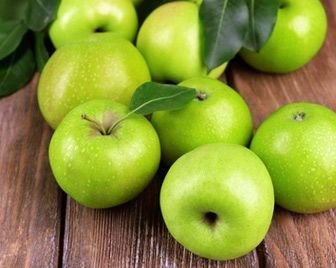 Ученые назвали продукты, которые помогают бороться с чесночным дыханием